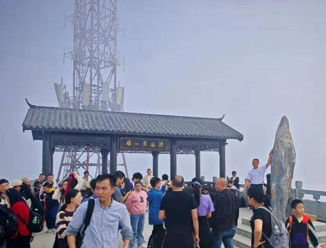 ！皂幕山靠“多元体验”强势出圈AG真人国际佛山第一峰焕新颜(图6)